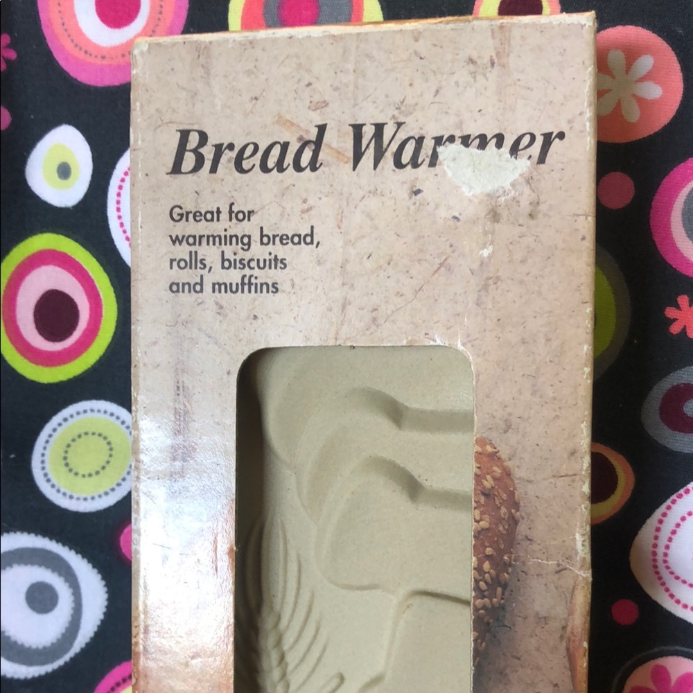 Beige Bread Warmer with Bread Design